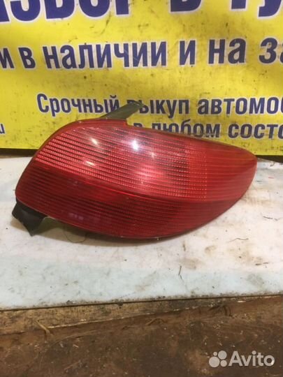 Фонарь задний правый Peugeot 206