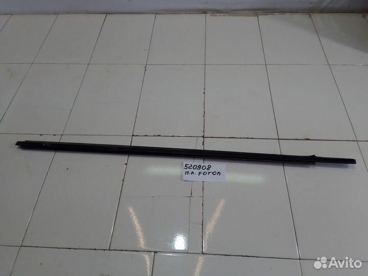 Молдинг двери верхний передний левый