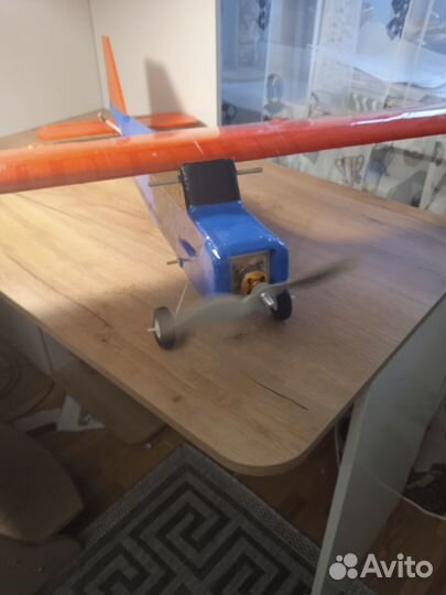 Радиоуправляемый самолет Цессна 150