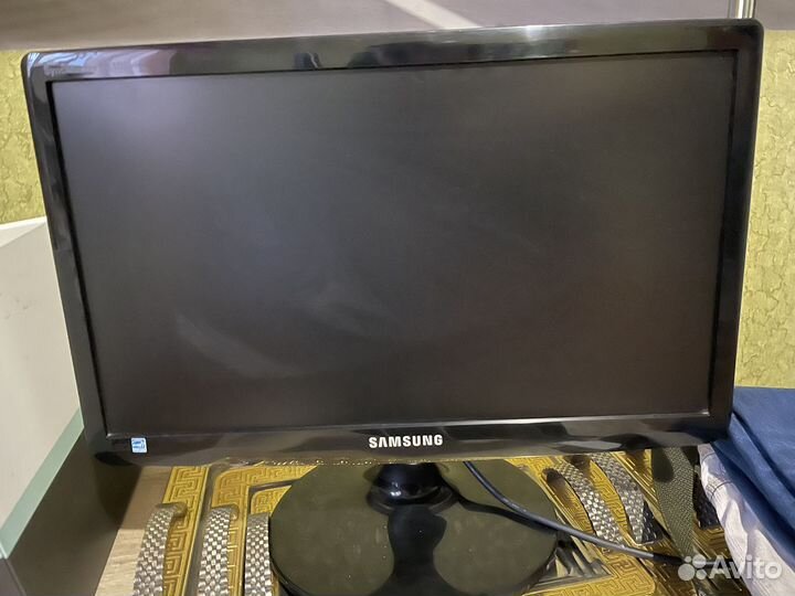 Монитор Samsung