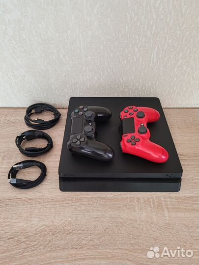 PS4 Slim + 2 геймпада