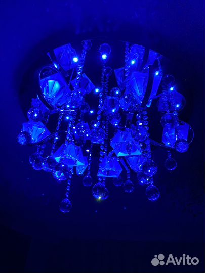 Продам люстру