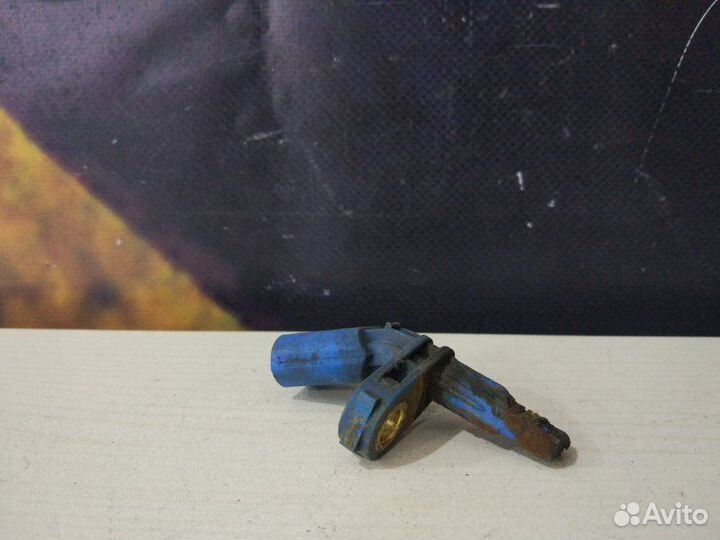 Датчик ABS передний правый Volkswagen Touareg 7L