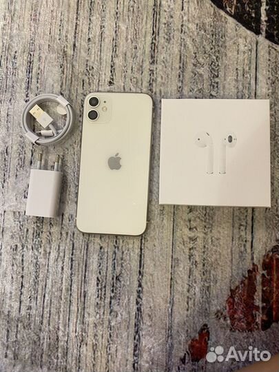 Телефон iPhone 11