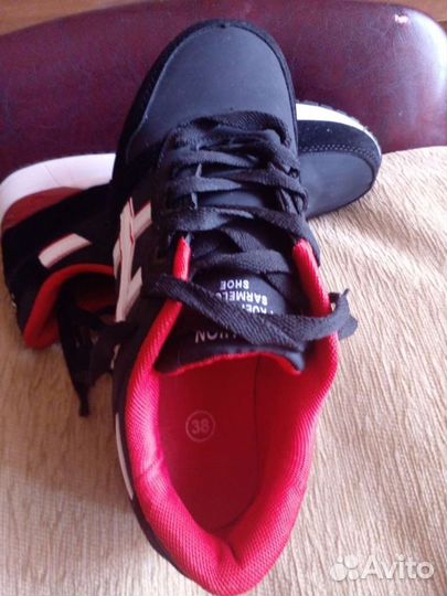 Кроссовки 38 размер