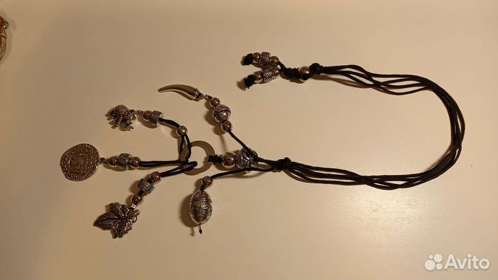 Набор. Браслет и нить с украшениями