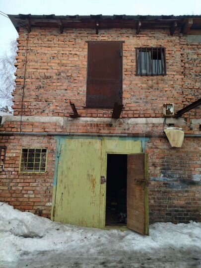 Гараж, > 30 м²