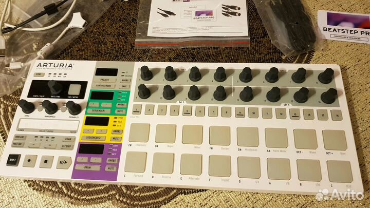 Arturia Beatstep Pro Midi-контроллер