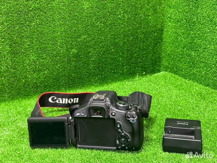 Зеркальный фотоаппарат Canon eos 600d
