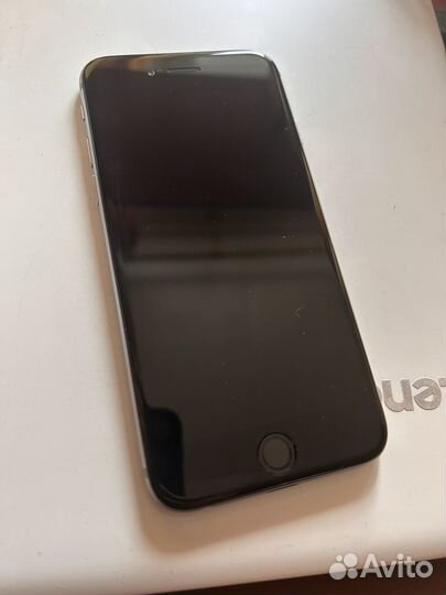 Телефон iPhone 6