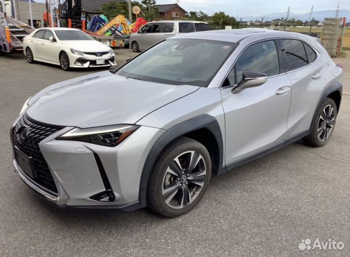 В разборе lexus UX200 2020