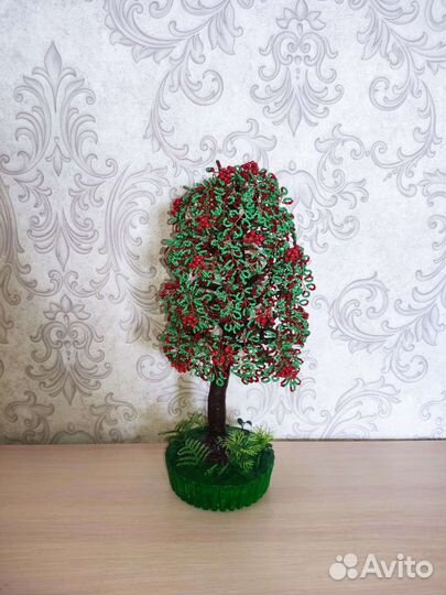 Цвета и деревья на заказ из бисера