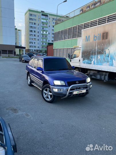 Toyota RAV4 2.0 AT, 1998, 350 000 км