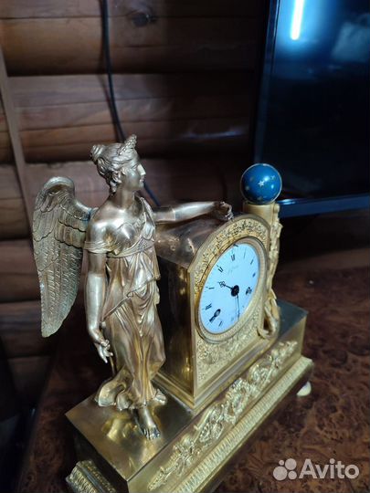 Каминные часы 19 век. Франция (бронза)