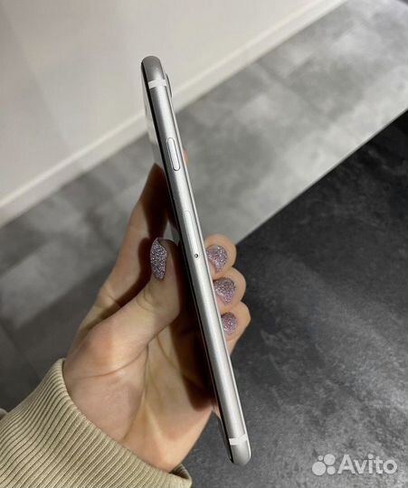iPhone SE (2020), 128 ГБ