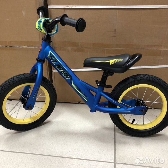 Детский велосипед трехколесный triker серый