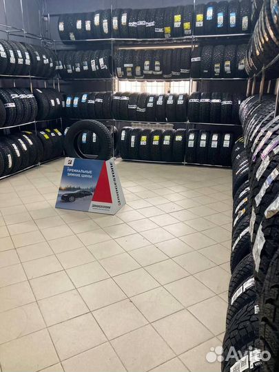 Toyo Observe Garit GIZ 205/60 R16 92Q