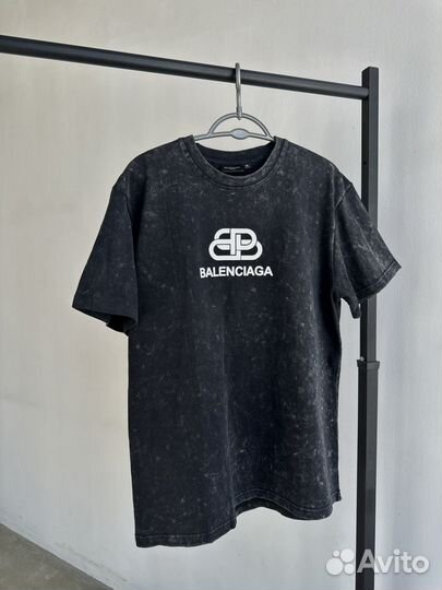 Футболка Balenciaga