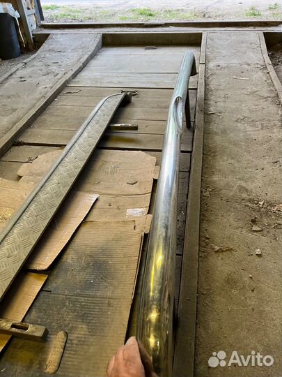 Порог левый нержавейка на Toyota Highlander 2012