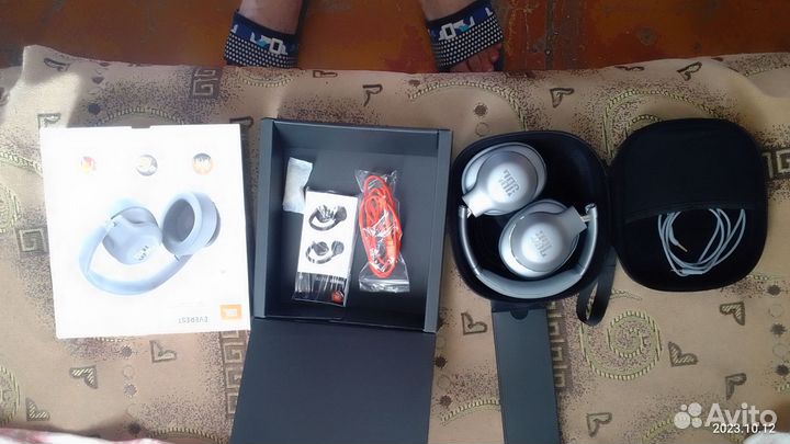 Беспроводные наушники jbl everest 710