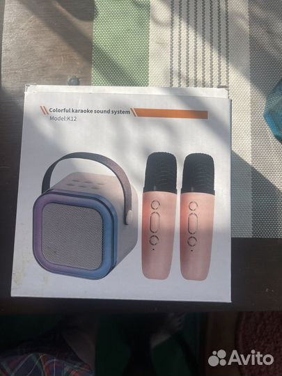 Акустическая колонка и 2 микрофона