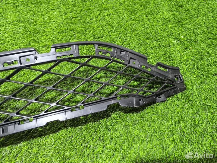 Нижняя решетка Genesis Gv70 рест 2024-2025