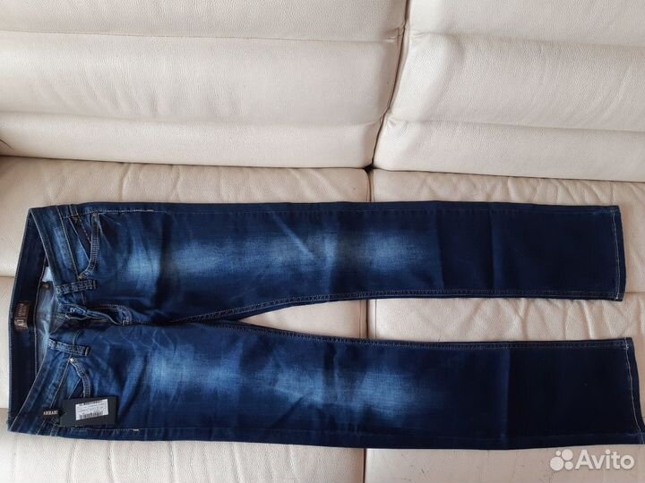 Джинсы новые, с этикеткой