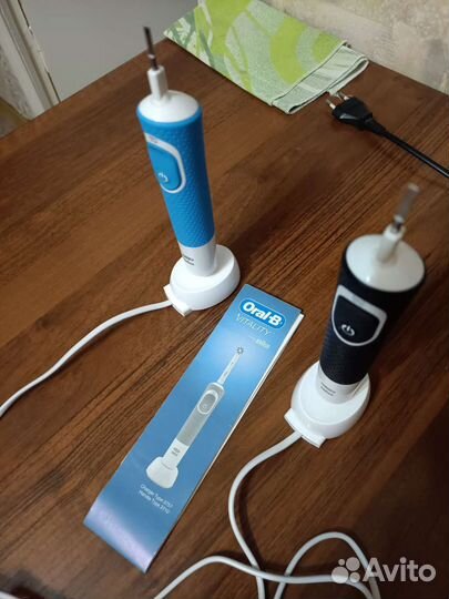 Зубная щетка oral b vitality б/у
