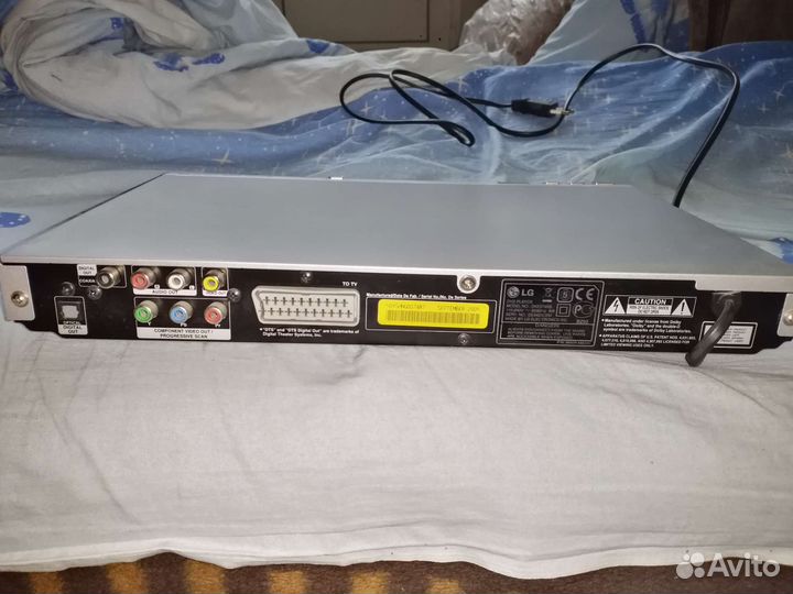 DVD плеер LG dke574xb