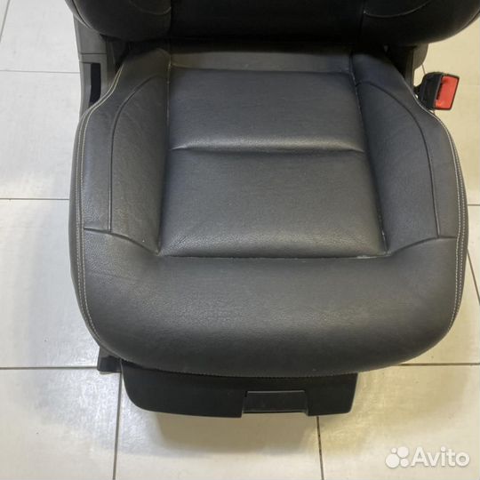 Сиденье переднее правое Mercedes-Benz E-Class W212