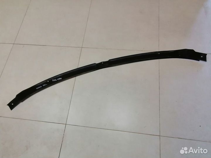 Планка под дворники (жабо) Mitsubishi Mirage 1991