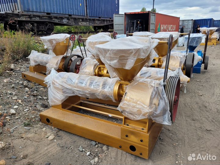 Маслопресс шнековый Гуансин yzyx140cjgx