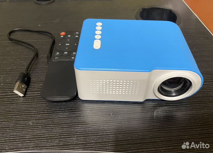 Мультимедийный проектор LED Projector