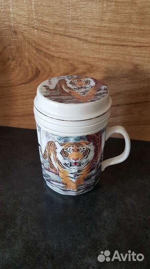 Кружка с заварочной колбой и крышкой