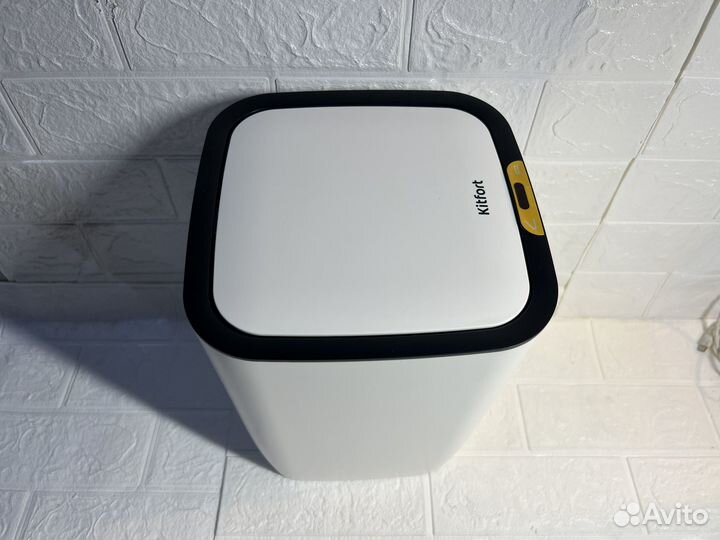 Сенсорное мусорное ведро Kitfort кт-6021