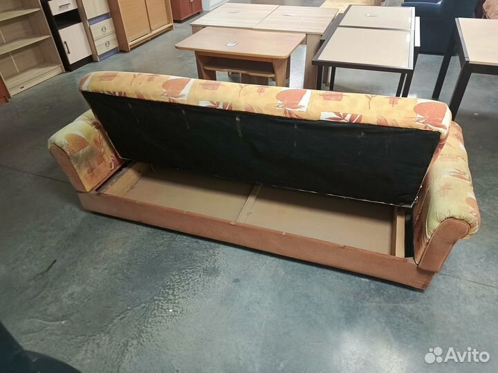 Диван-книга