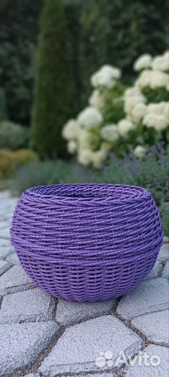 Кашпо из искусственного ротанга