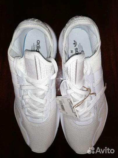 Кроссовки adidas