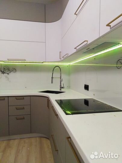 Кухонный гарнитур с подсветкой. Рассрочка