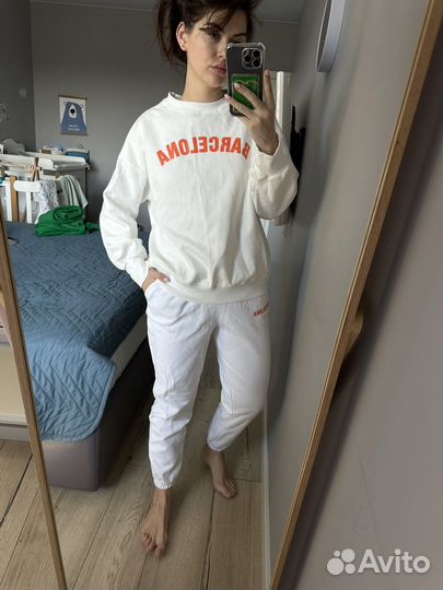 Костюм спортивный молочный с надписью