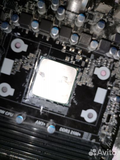 Материнская плата с процессором и памятью