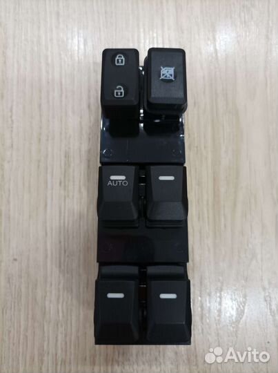 Кнопки стеклоподъемника Kia Sportage