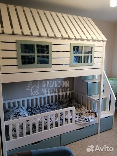 Кровать двухъярусная 