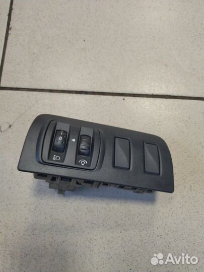 Переключатель света Renault Megane 3 H4M729 2014