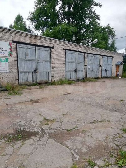Гараж, > 30 м²
