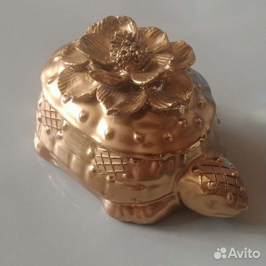 Фарфоровая шкатулка