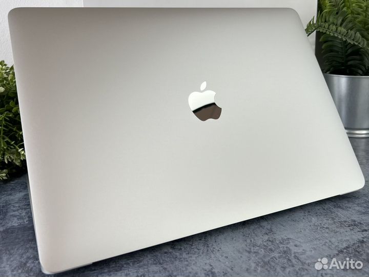 MacBook Air 13 2019 8Gb/128Gb/i5/550 циклов