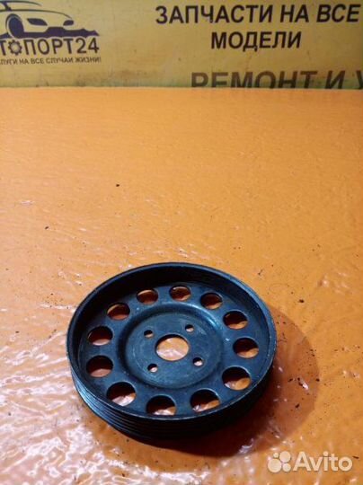 Шкив помпы Audi A6 1994-1998