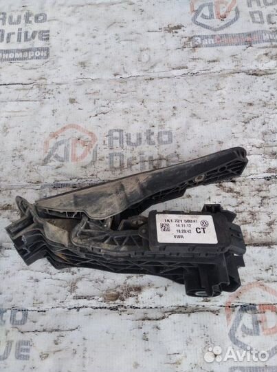 Педаль газа Skoda Octavia A5 BSE 2013