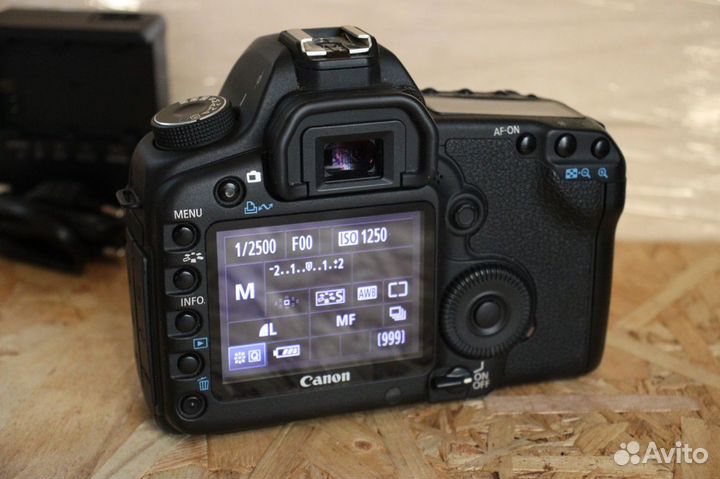 Зеркальный фотоаппарат canon eos 5D mark ii